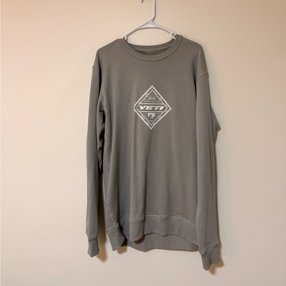 Yeti Men's Crewneck in Gray